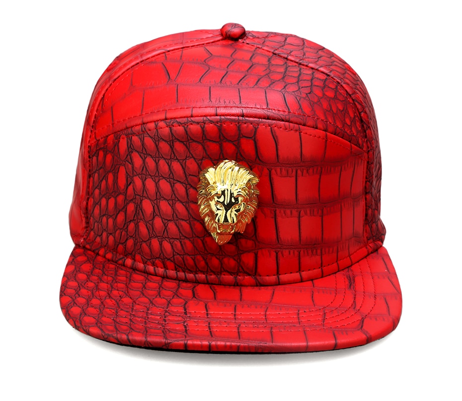 כובע מעור עם לוגו ראש אריה מזהב