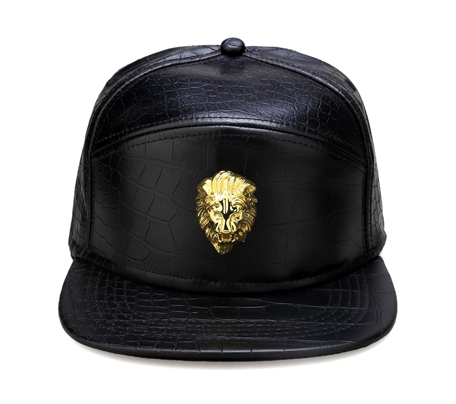 כובע מעור עם לוגו ראש אריה מזהב