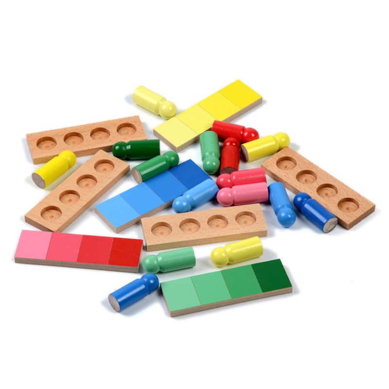 לוח משחק מעץ בצבעים לגיל הרך . צעצועים לילדים